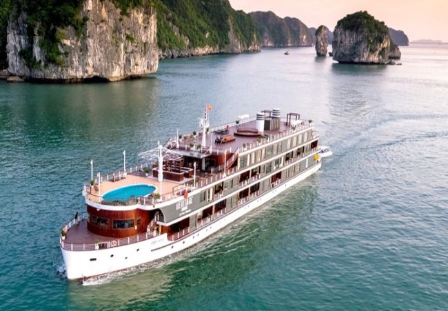 Heritage Cruises Binh Chuan