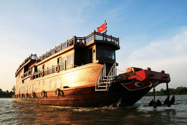 From Saigon to Phnom Penh on Mekong Eyes 3 days