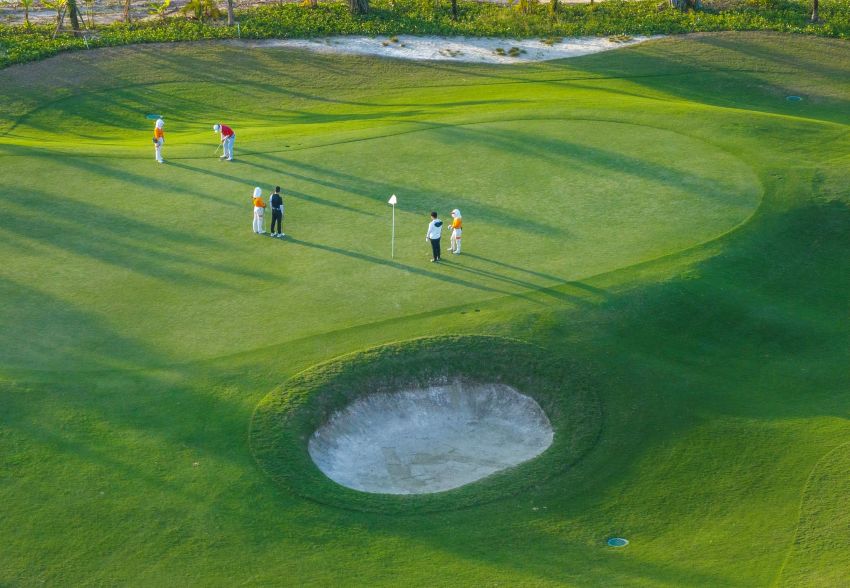 Eschuri Vung Bau Golf Course