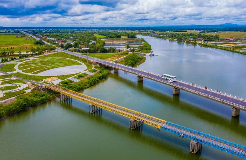 Hien Luong Bridge in Quang Tri
