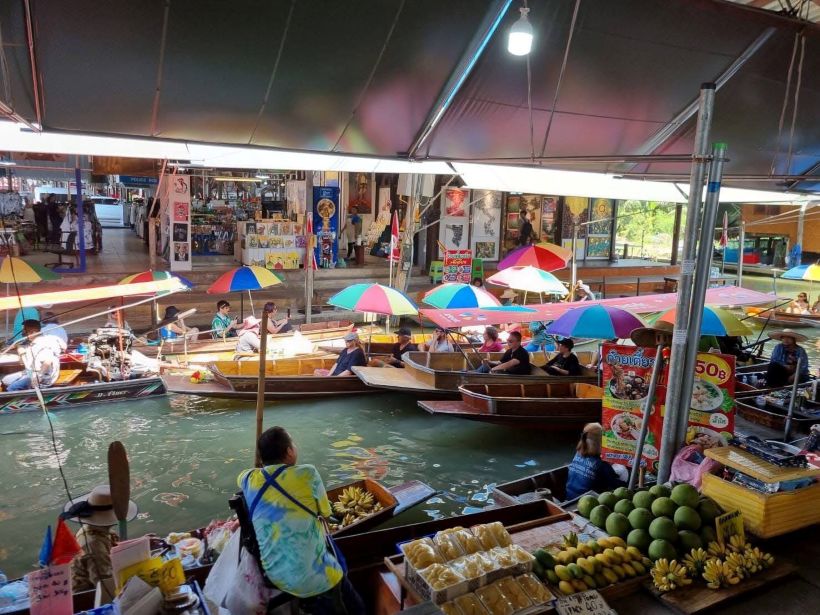 Floating market