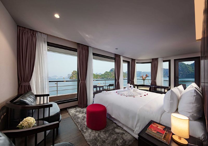 Scarlet Pearl Cruise's Room