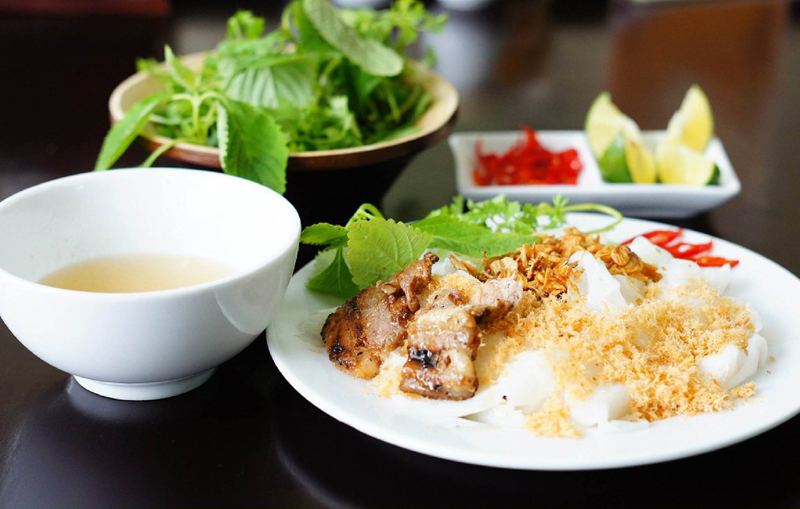  Vietnamese steamed rice rolls one of world's 10 must-try dishes