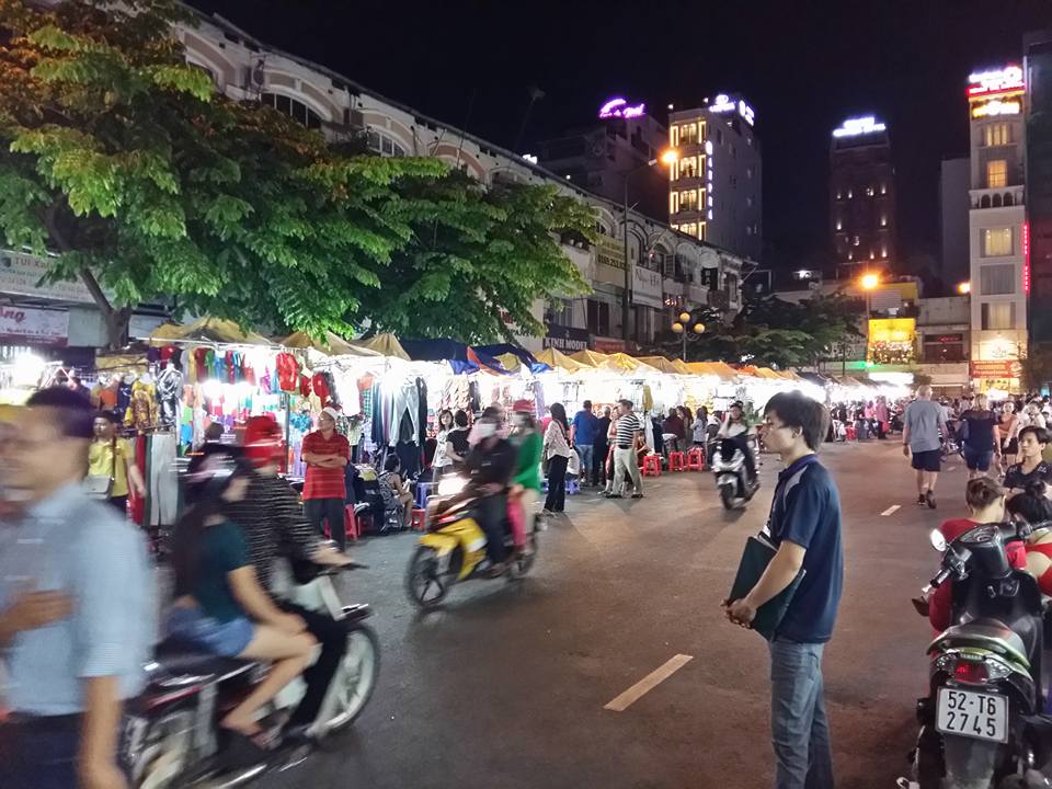 Ben Thanh Night market