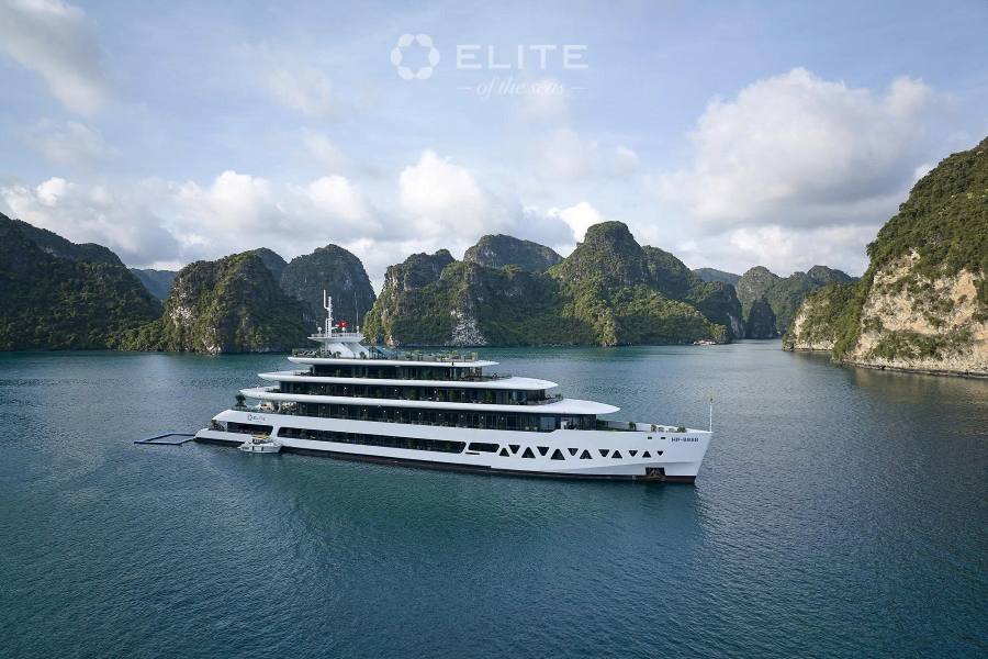 Elite of the Seas Cruise in Lan Ha Bay