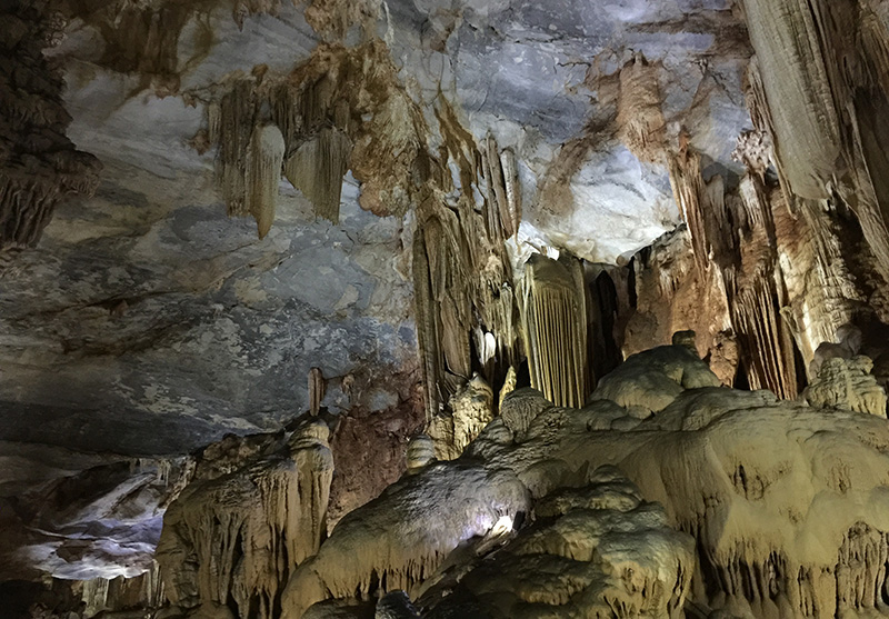 Paradise Cave - Thien Duong Cave