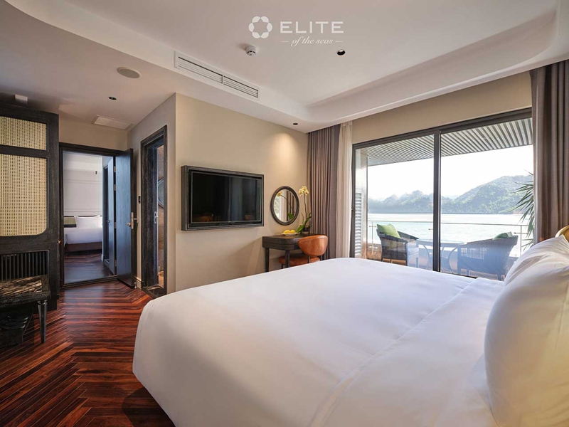 Elite Junior Suite  - Private Balcony & Ocean View Bathtub