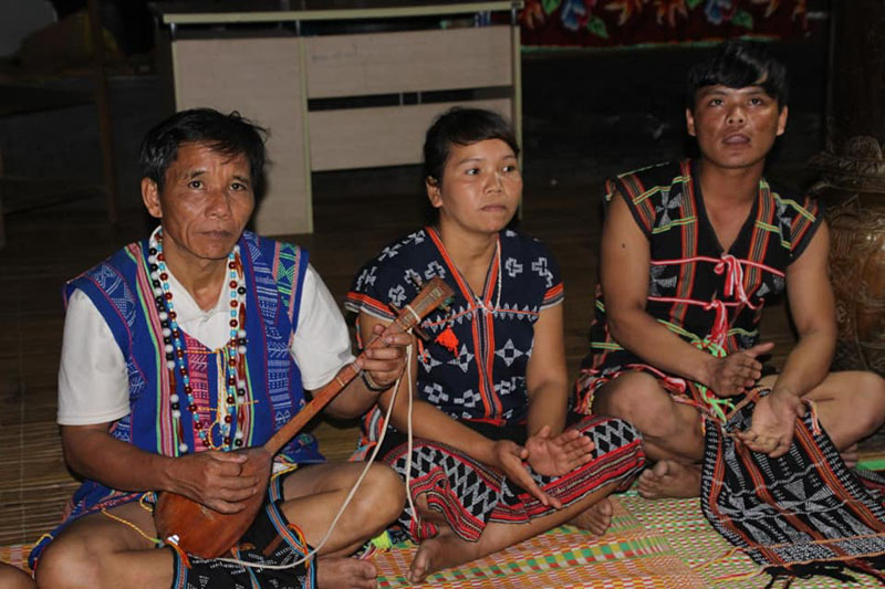 Traditional music perfomance of the Co Tu Minority