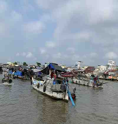 Cai Be floating market