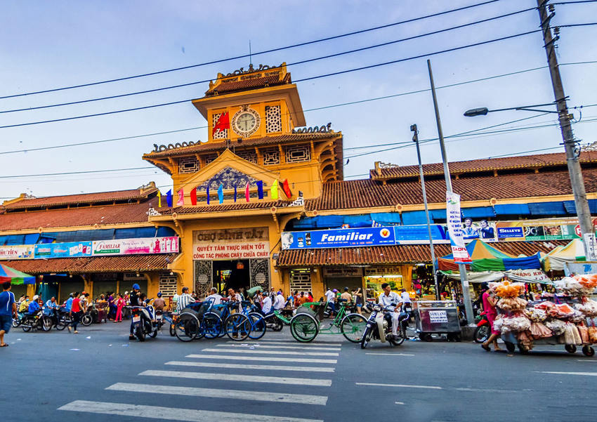 Binh Tay Market in China Town