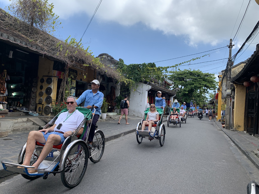 Cyclo Tour