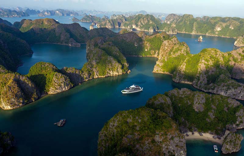 Cruise in Halong Bay