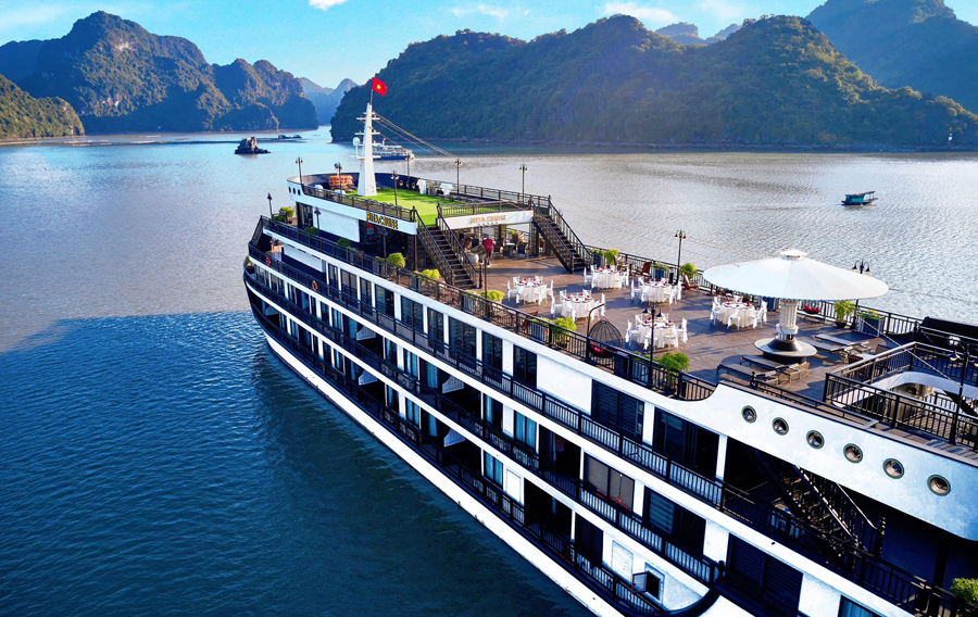 Cruise in Lan Ha Bay