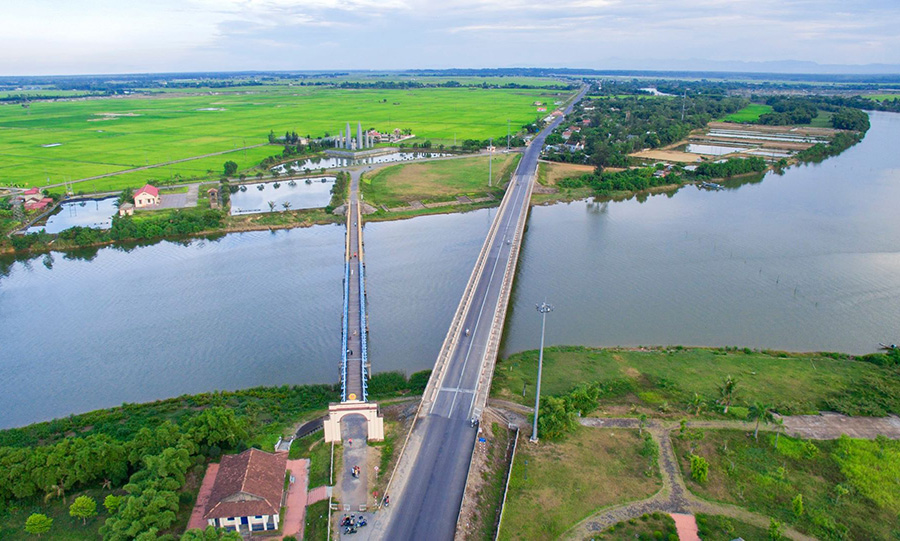 New Hien Luong Bridge
