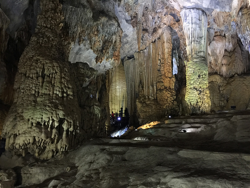 Paradise Cave - Thien Duong Cave