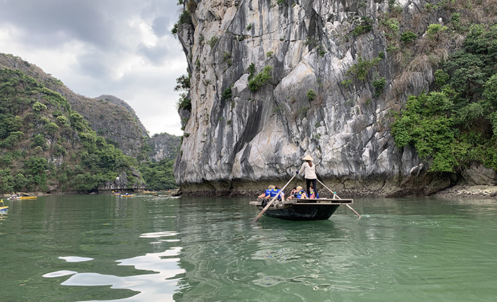 Sampan rowing