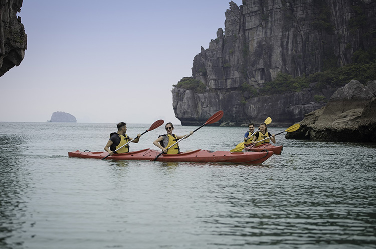 Kayaking in Bai Tu Long Bay