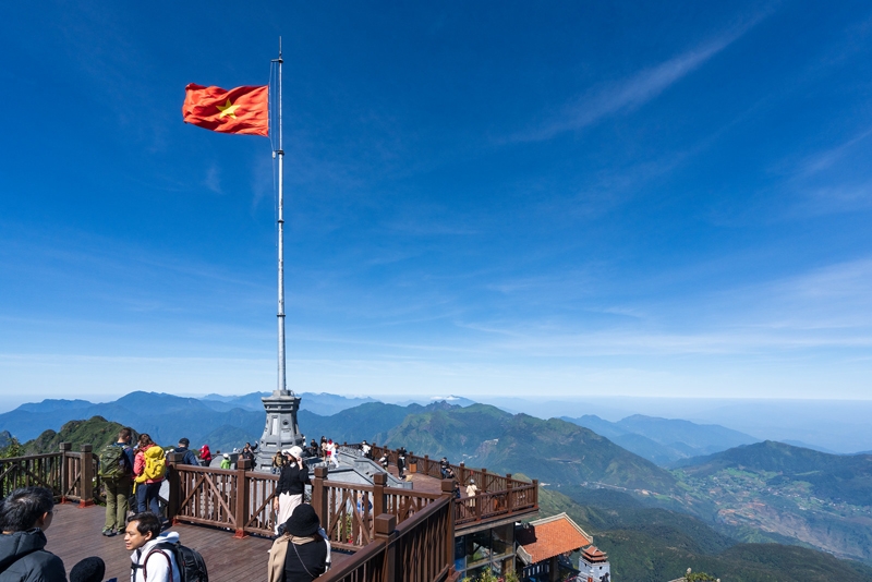 Sapa Tour with Muong Hoa Valley and Fansipan Mountain