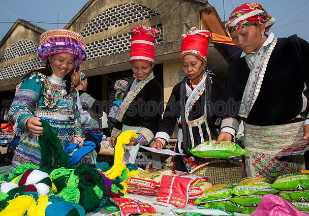 Sapa - Muong Hum Market - Sunday Market