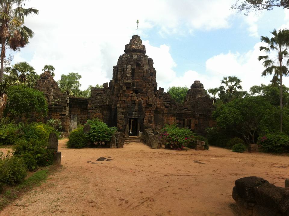 Tonle Bati Phnom Tamao Zoo 1 day tour