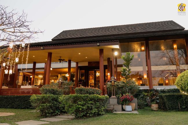 Le Crystal Restaurant